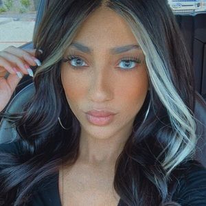 Meet your Posher, Jade